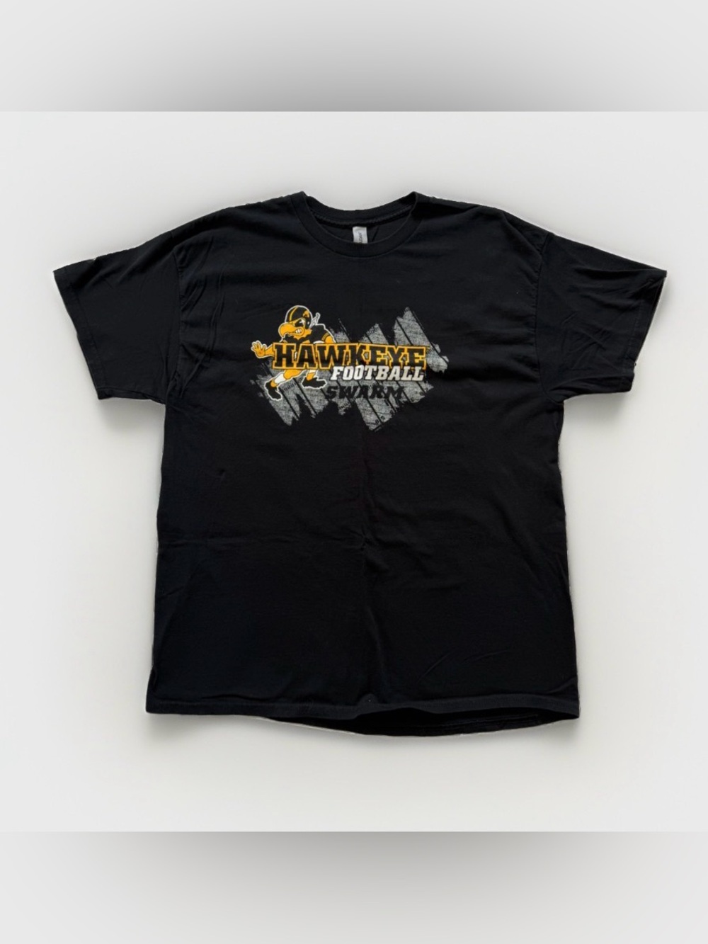 Iowa Hawkeyes Hawks Herky Football Swarm Graphic T Shirt Black NCAA College XL